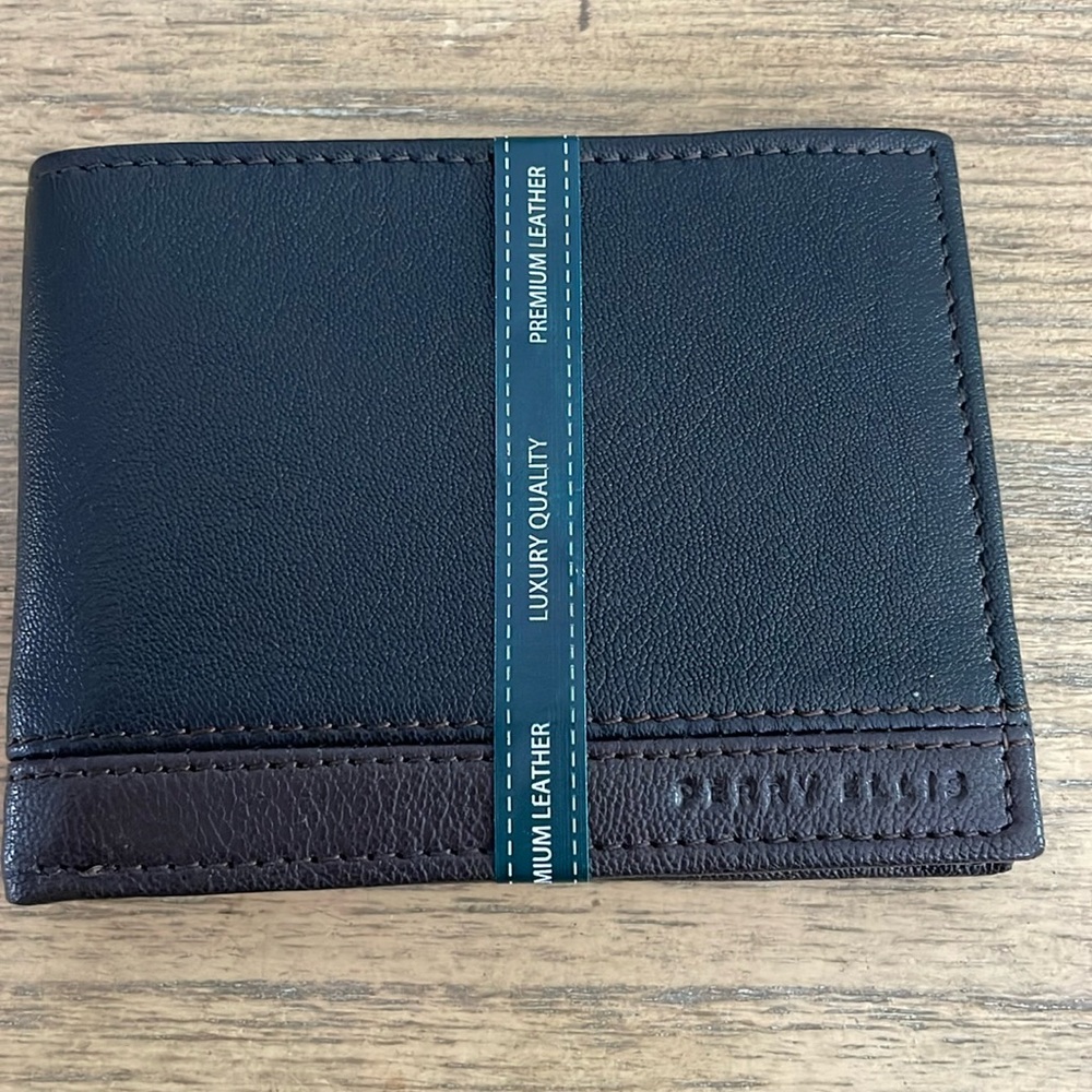 Perri Ellis Wallet